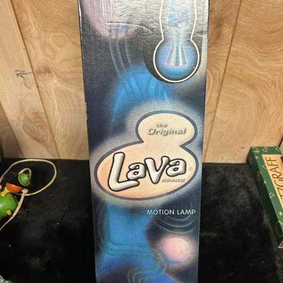 Vintage purple/silver streak series model 8621 lava lamp