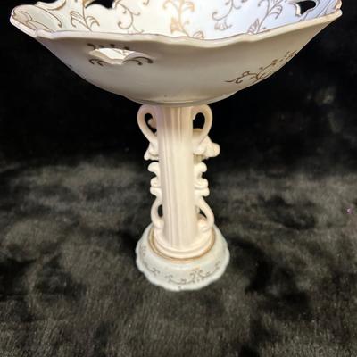 Vintage Ardalt Lenwile cherub with mandoline pedestal