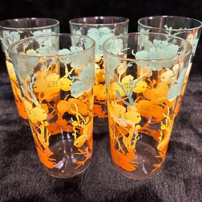 Vintage 1050’s tumbler set of 5