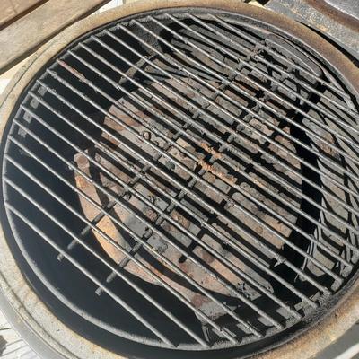 The Big Green Egg Grill/Smoker and Accessories (D-KD)