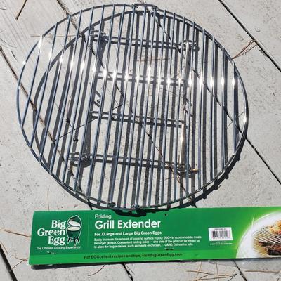 The Big Green Egg Grill/Smoker and Accessories (D-KD)