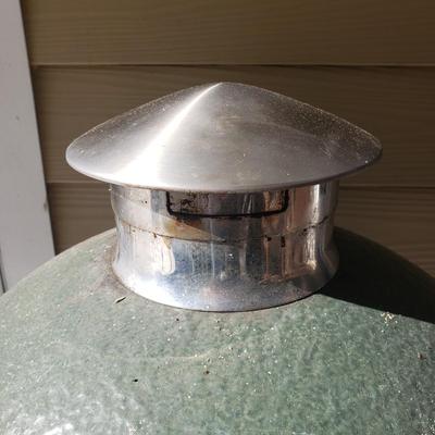 The Big Green Egg Grill/Smoker and Accessories (D-KD)