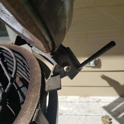 The Big Green Egg Grill/Smoker and Accessories (D-KD)