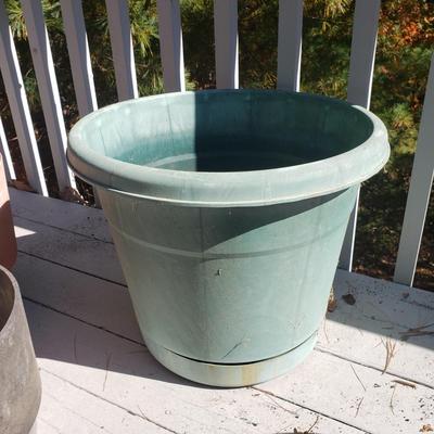 Large Lot of Plastic Pots, Trays, Water Can and Water Bulbs (D-KD)