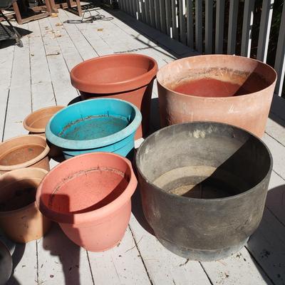 Large Lot of Plastic Pots, Trays, Water Can and Water Bulbs (D-KD)