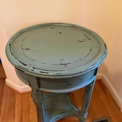131 Distressed Blue Accent Round Table