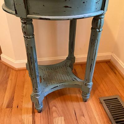 131 Distressed Blue Accent Round Table