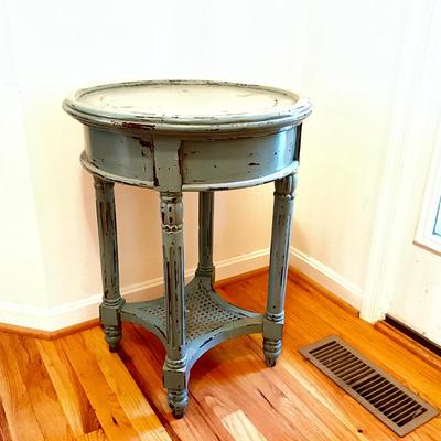 131 Distressed Blue Accent Round Table