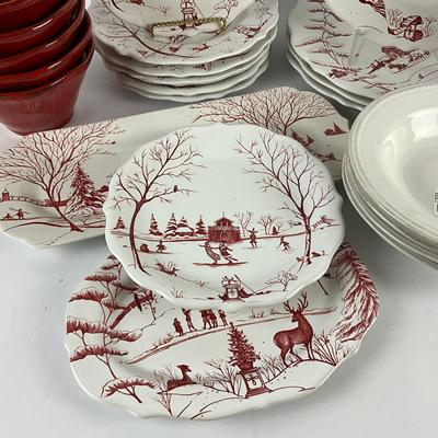 137 Juliska Winter Frolic Pattern Dish Set