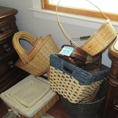 Lot 83-Large lot of Baskets