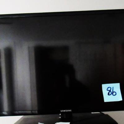 Lot 86-32" Samsung TV
