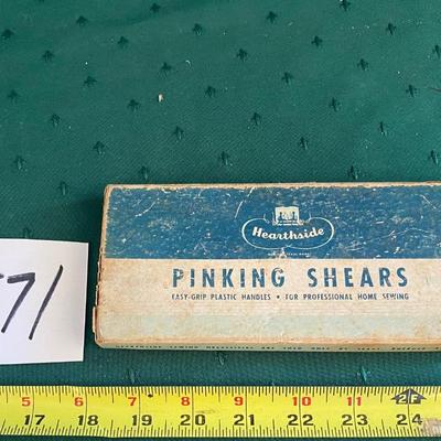 Vintage Hearthside Pinking Shears