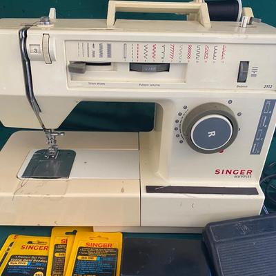 Singer 2112 Sewing Machine