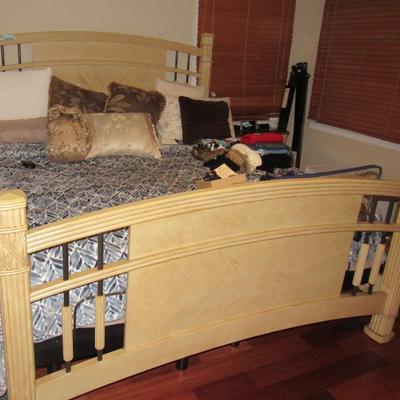 Lot 104-Adjustable King Bed Frame with Remote
