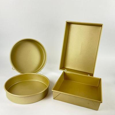 155 Two Sets of New William Sonoma Baking Pans