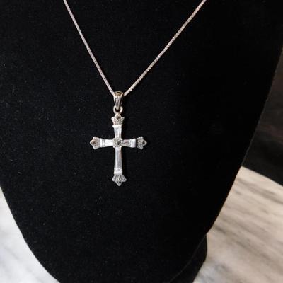 925 Sterling & Quartz Cross w/ Marcasite, 925 Chain 16” 2.6g