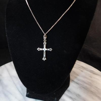 925 Sterling & Quartz Cross w/ Marcasite, 925 Chain 16” 2.6g