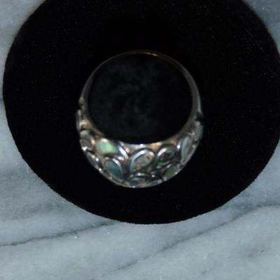 Sale Photo Thumbnail #65: In good condition, no flaws to note. Stamped 925, all jewelry is tested prior to the auction.