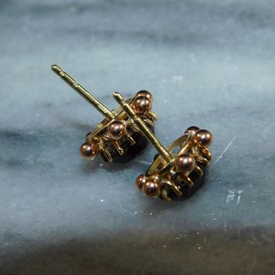 10k Gold Amethyst Stud Earrings 1.6g