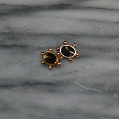10k Gold Amethyst Stud Earrings 1.6g
