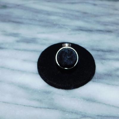 925 Sterling Ring w/ Blue Topaz Size 7, 2.5g
