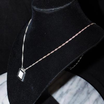 925 Sterling Tinsel Chain w/ 925 Onyx & Mother of Pearl Pendant 24”, 9.8g