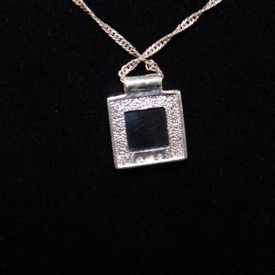 925 Sterling Tinsel Chain w/ 925 Onyx & Mother of Pearl Pendant 24”, 9.8g
