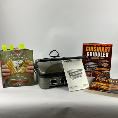 197 Cuisinart Griddle Panini Grill With Cook Books