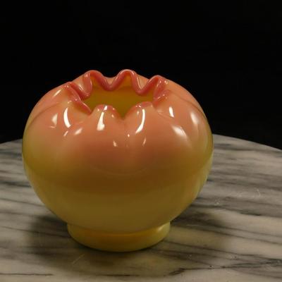 Sweet Vintage FENTON Tight Crimp Rose Bowl w/ Uranium Glass Glow