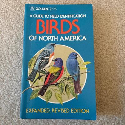 Bushnell Binoculars and Nature Field Guides (LR-DZ)