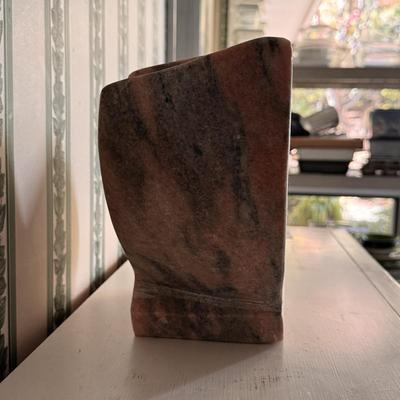 The Woodbridge Inn Marble Wine Rack (K-DZ)