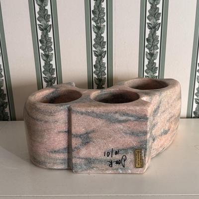 The Woodbridge Inn Marble Wine Rack (K-DZ)