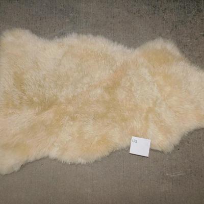 Small White Sheep Skin Rug 28"x44"