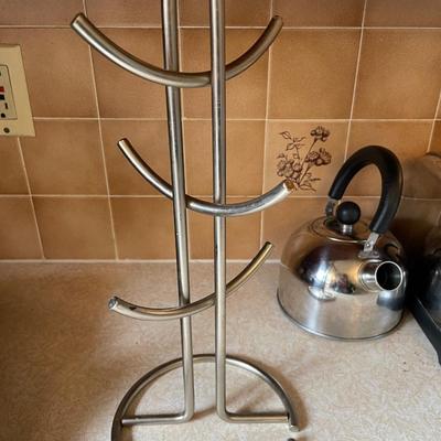 TOASTER, TEAPOT AND MUG HOLDER