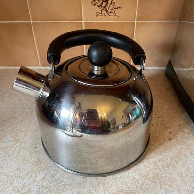 TOASTER, TEAPOT AND MUG HOLDER
