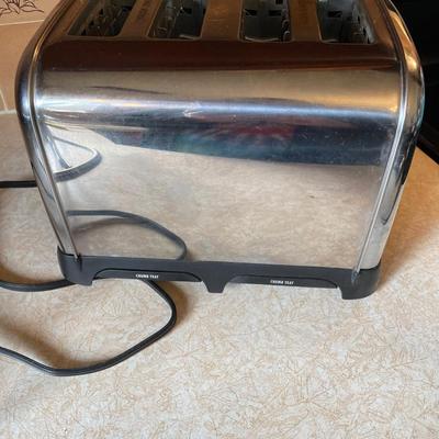 TOASTER, TEAPOT AND MUG HOLDER
