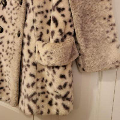 Vintage Faux Fur Spotted Coat By Davis Size Med