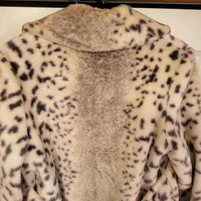 Vintage Faux Fur Spotted Coat By Davis Size Med