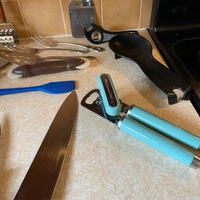 MEASURING CUPS, KNIVES, CAN OPENER & OTHER UTENSILS