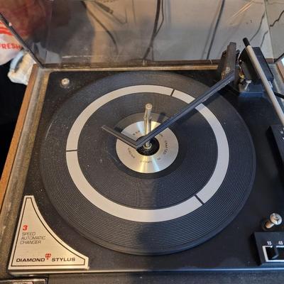 Vintage Sound design receiver/record player and GE speakers