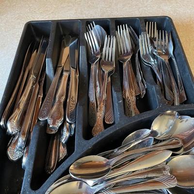 LARGE LOT OF KNIVES, FORKS AND SPOONS