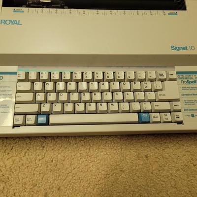 Royal Signet 10 working typewriter