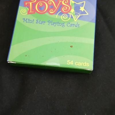Crayola Creative lettering kit with Crayola markers, Twistables, Mini star playing cards