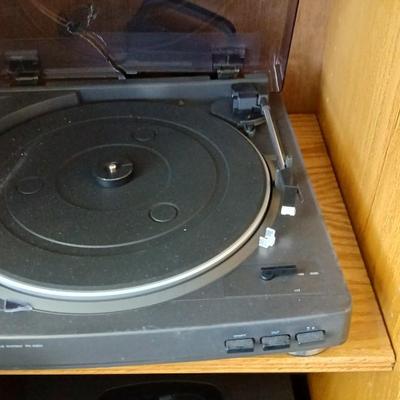 Aiwa Stereo system with record player - dual cassette - CD and Tuner
