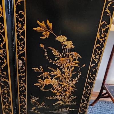 Drexel Heritage Chinoiserie Breakfront China Cabinet