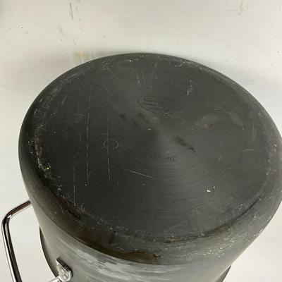 215 Calphalon 8qt Commercial Anodized Covered Stock Pot