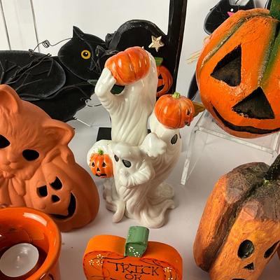 229 Large Lot of Halloween Decor