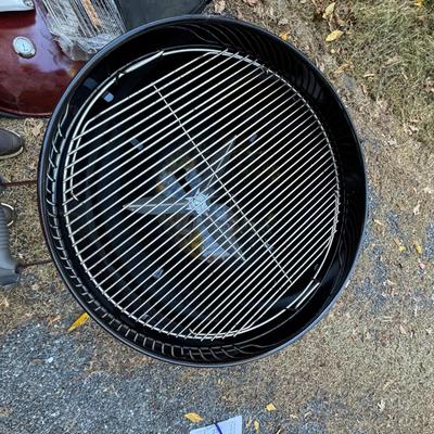 255 Weber Charcoal Grill/Out of Box Like New/Never Used