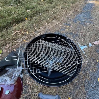 255 Weber Charcoal Grill/Out of Box Like New/Never Used