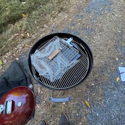 255 Weber Charcoal Grill/Out of Box Like New/Never Used